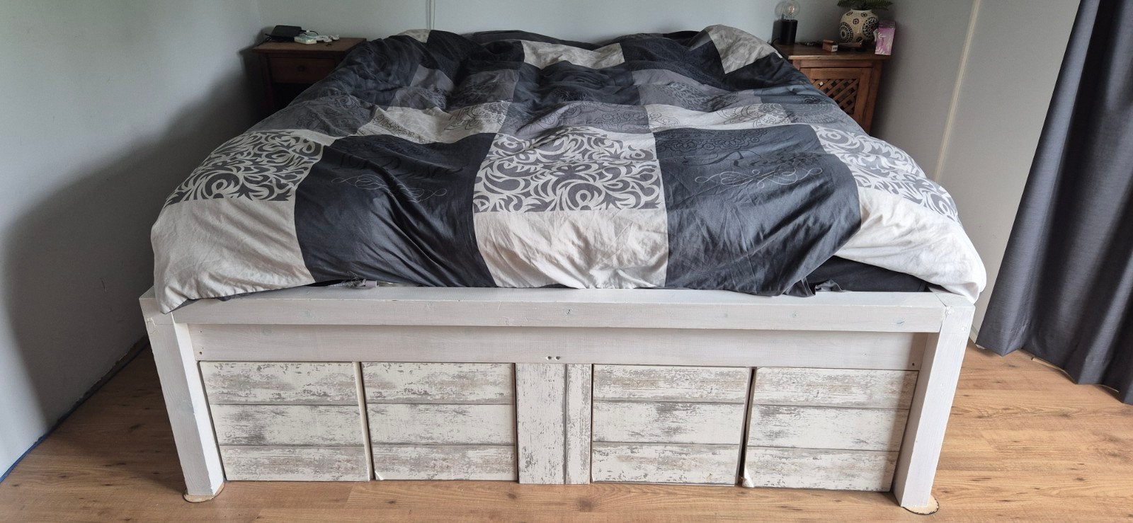 Whitewash Kajuitbed 180x210 met Auping spiraalbodems, Huis en Inrichting, Ophalen, 210 cm, 180 cm, Crème