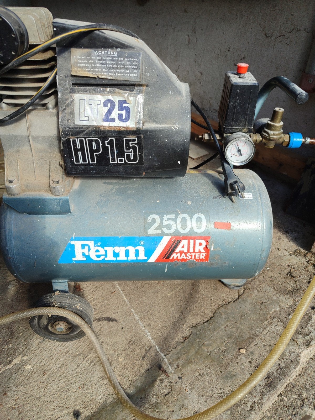 Ferm Air Master 2500 Compressor - 1.5 HP, 24L, 8 Bar, Ophalen, Gebruikt, 6 tot 10 bar, Minder dan 200 liter/min