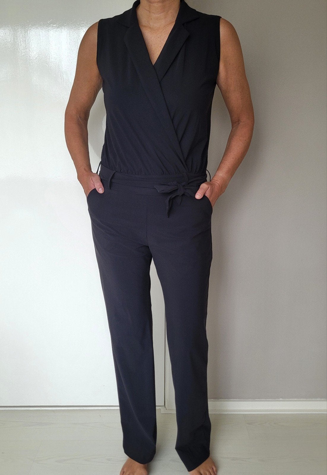 Studio Anneloes jumpsuit M Zwart Travelstof broekpak, Kleding | Dames, Jumpsuits, Maat 38/40 (M), Studio Anneloes, Verzenden, Zwart