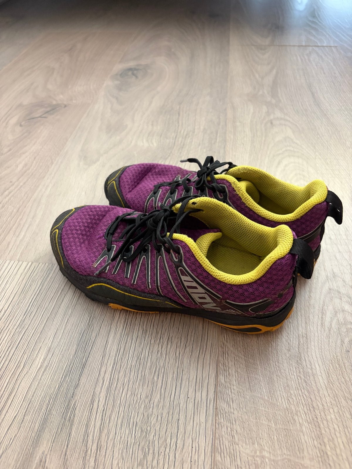 Inov-8 Trail Running Schoenen - Paars/Geel, Overige kleuren, Sportschoenen, Ophalen of Verzenden, Gedragen