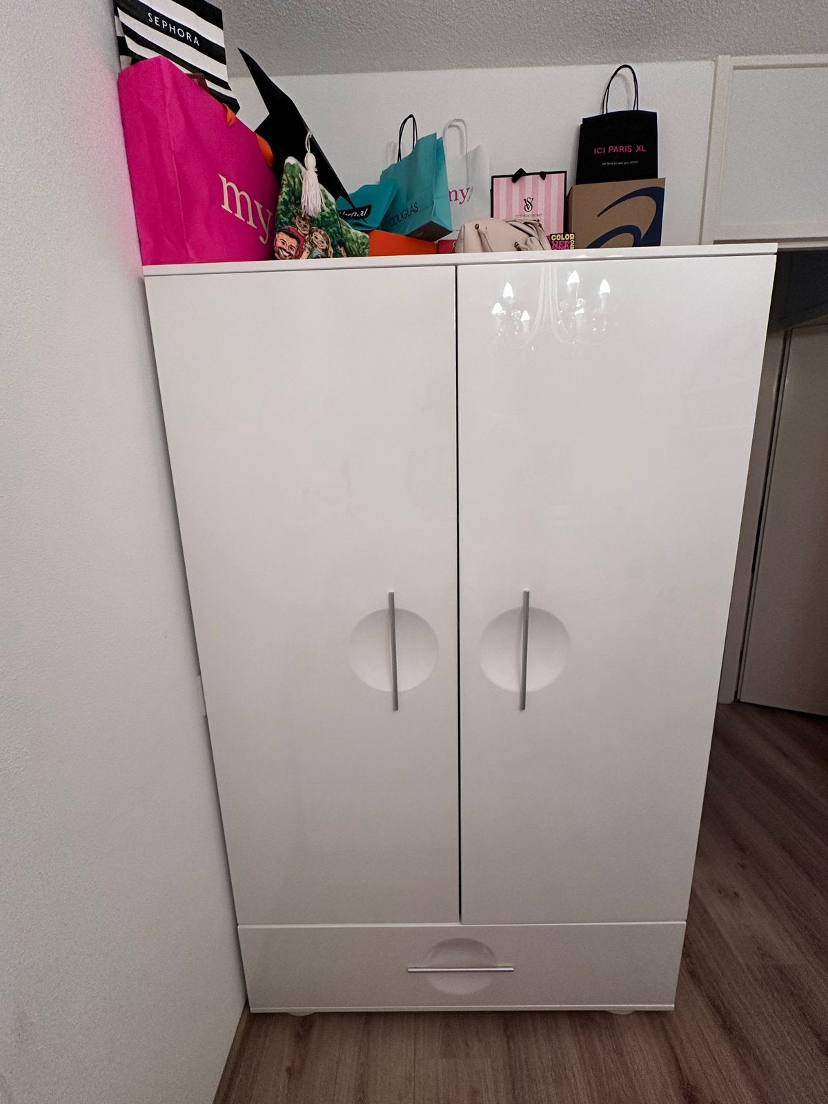 Witte kledingkast met lade, planken en hangruimte, Huis en Inrichting, Kasten | Kledingkasten, Gebruikt, 100 tot 150 cm, 150 tot 200 cm