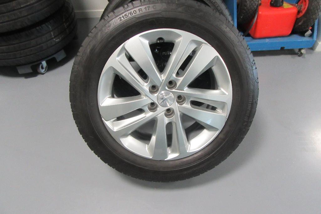 17 inch LM  Opel Vivaro C, Peugeot Expert 3, Citroën Jumpy, Ophalen, 17 inch, Band(en), Zomerbanden