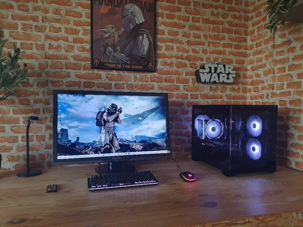 Snelle instap gaming setup, Computers en Software, Desktop Pc's, Zo goed als nieuw, 4 Ghz of meer, SSD, Met videokaart, Met monitor