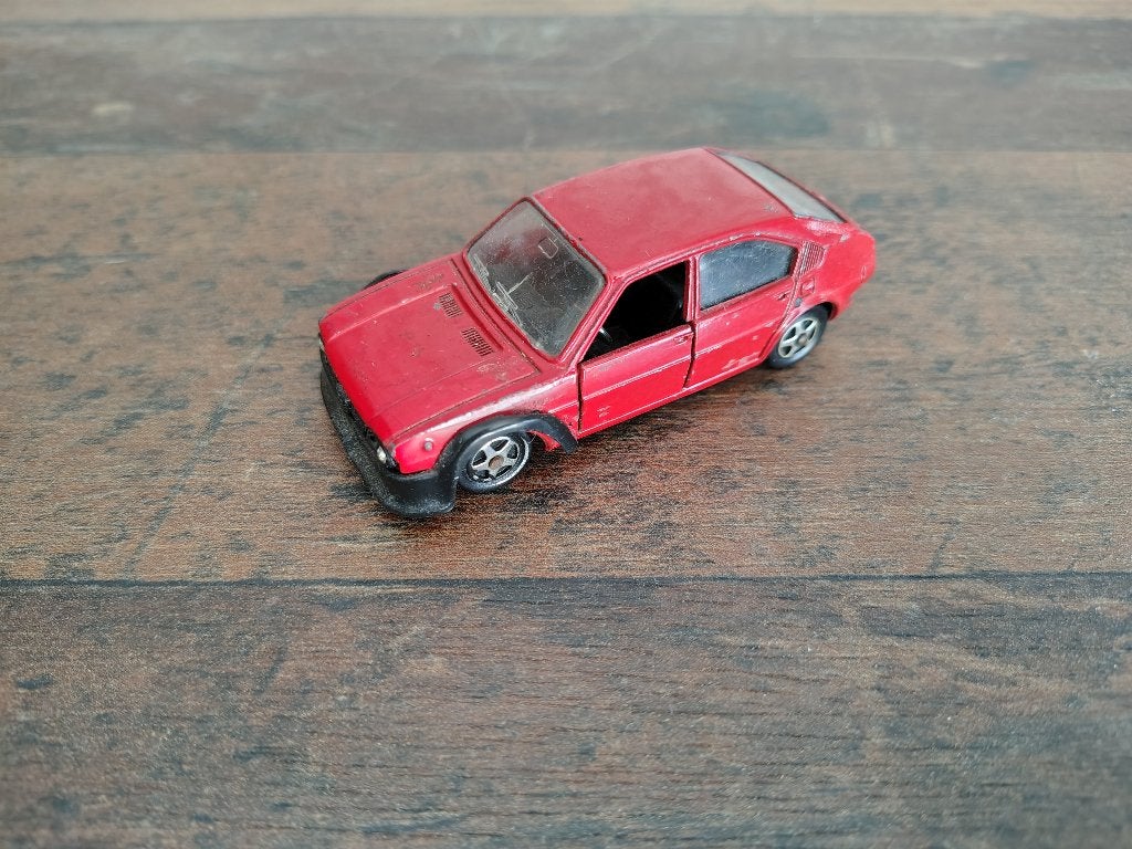 Alfa Romeo Sud /Mebetoys / 1:43, Hobby en Vrije tijd, Modelauto's | 1:43, Verzenden, Gebruikt, Auto, Overige merken