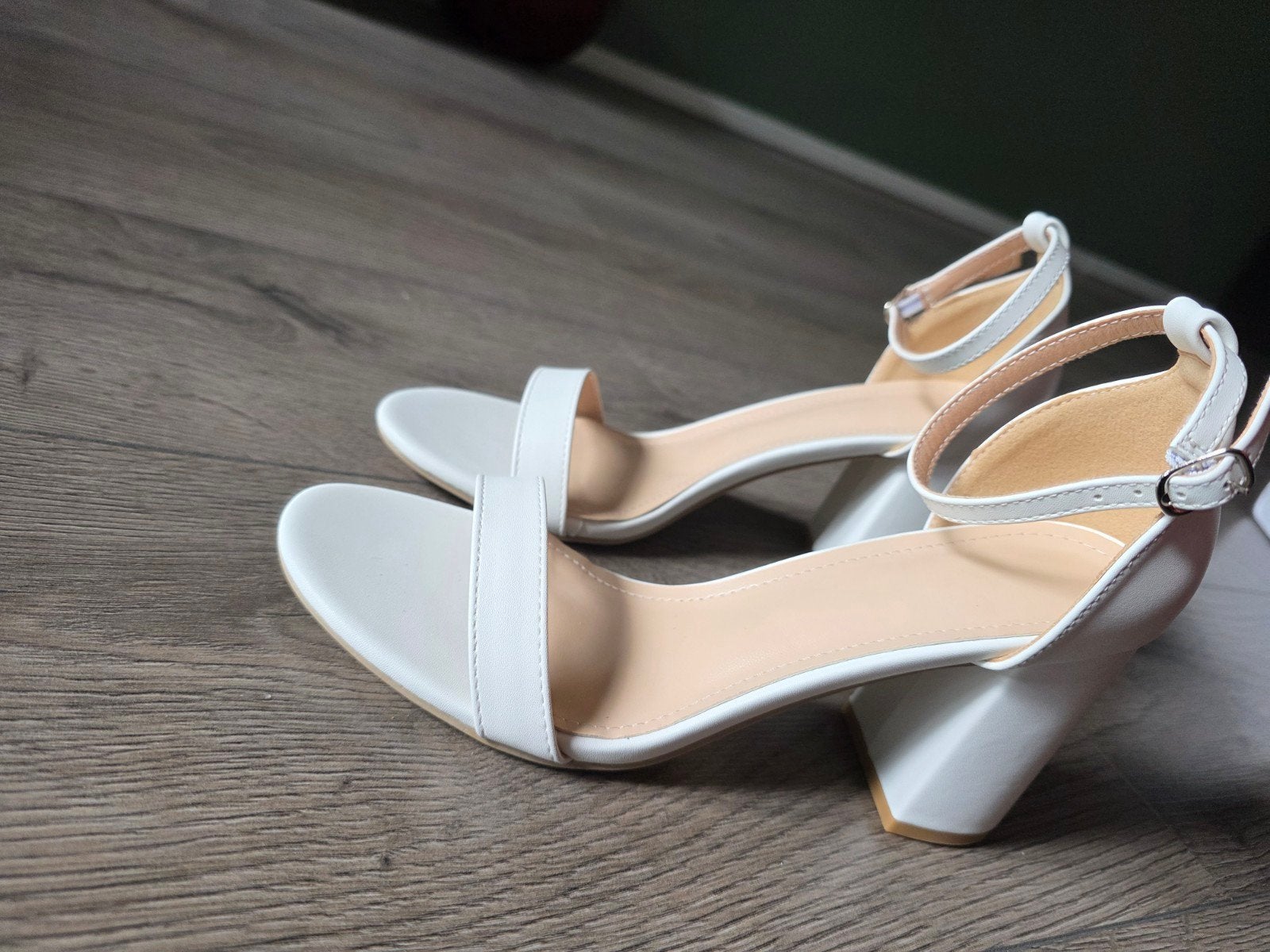 Witte open hakken - Maat 39, Schoenen met lage hakken, Wit, Nieuw, Ophalen of Verzenden