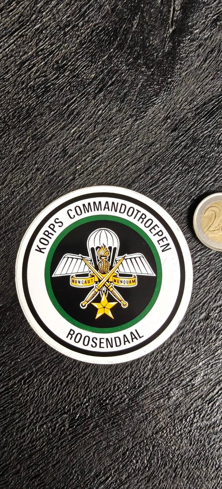 sticker Korps Commando Troepen Roosendaal, Ophalen of Verzenden, Landmacht, Nederland, Embleem of Badge