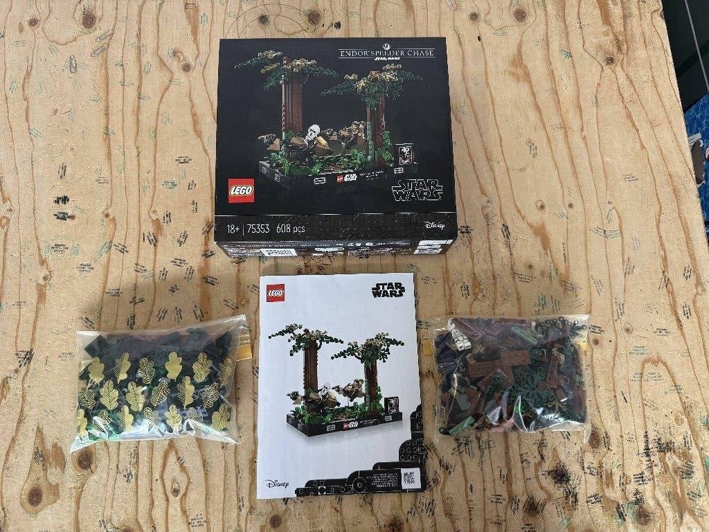LEGO Star Wars Endor speederachtervolging diorama (75353), Kinderen en Baby's, Speelgoed | Duplo en Lego, Compleet, Info@lego.com