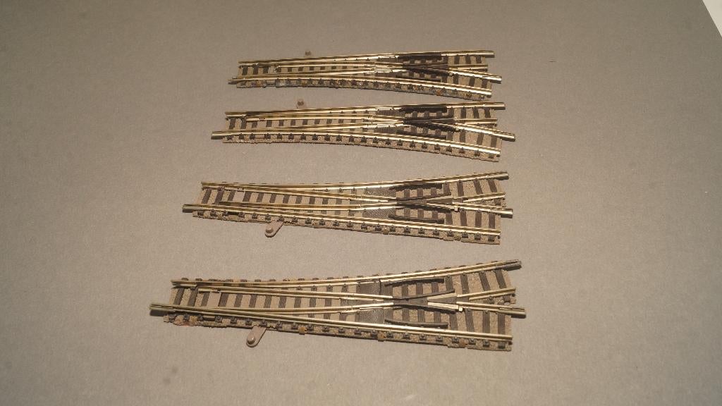 fleischmann 4x wissels nieuwstaat, Hobby en Vrije tijd, Modeltreinen | N-Spoor, Zo goed als nieuw, Rails, Gelijkstroom, Fleischmann