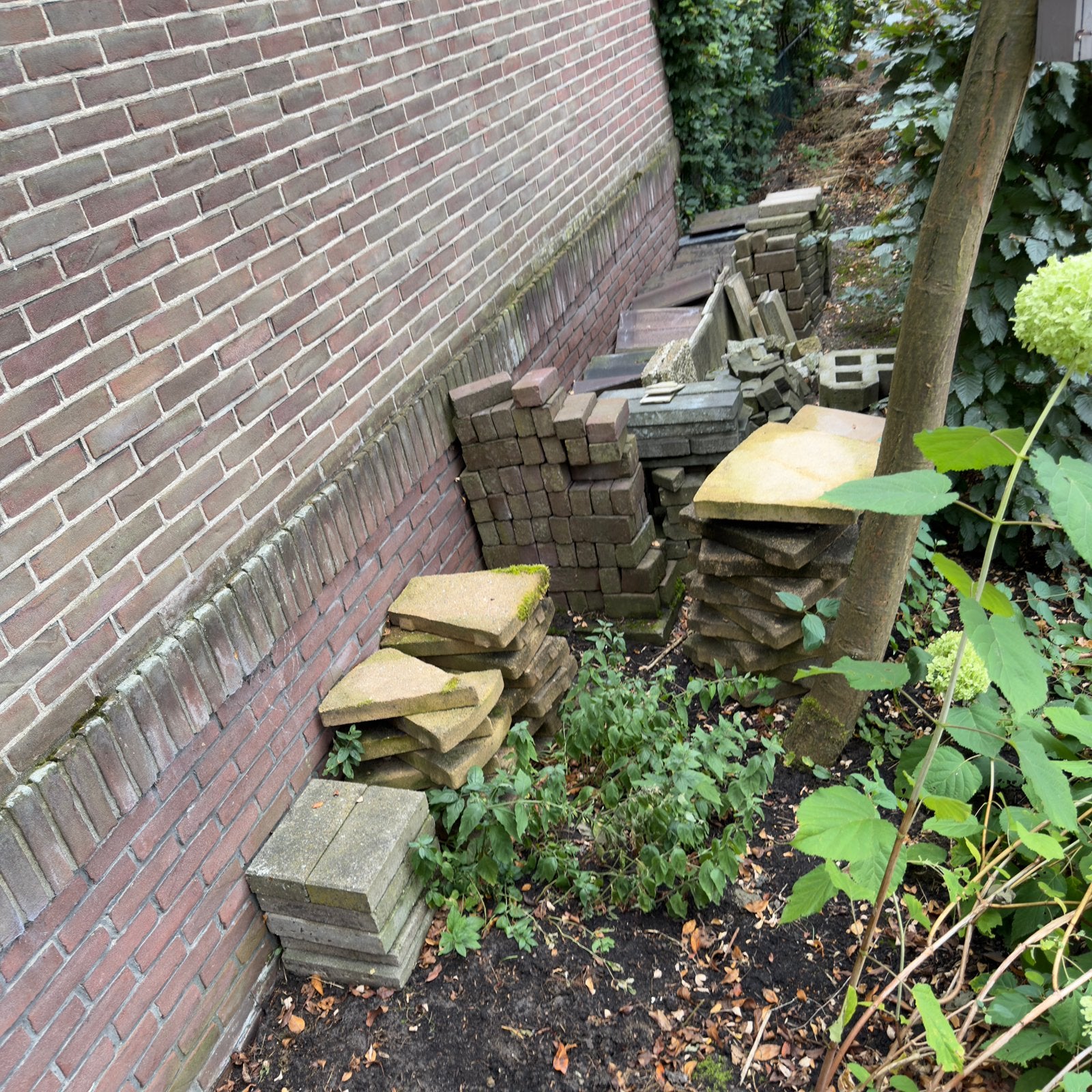 Diverse soorten tuintegels en bakstenen, Ophalen, Gebruikt, Beton, Terrastegels