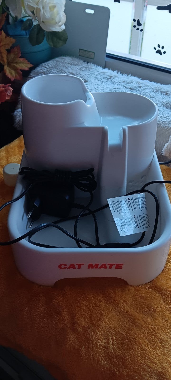 katten drink fontein, Ophalen