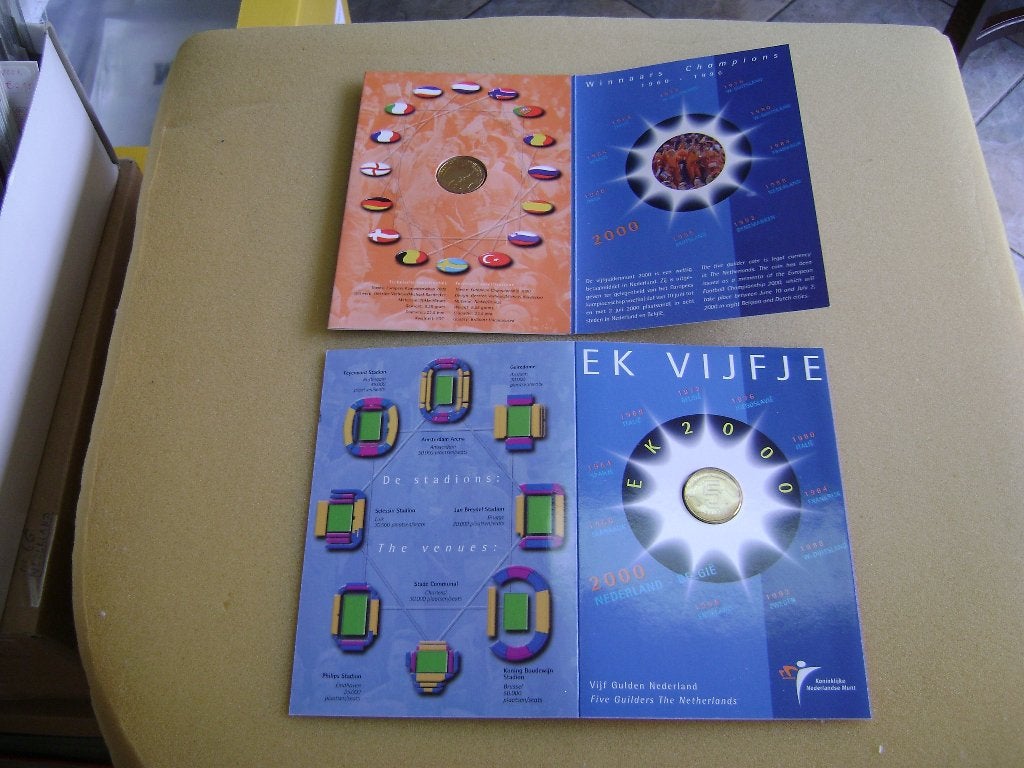Nederlandse EK Vijfje uit 2000 in originele verpakking, Ophalen of Verzenden, Koningin Beatrix, 5 gulden, Setje