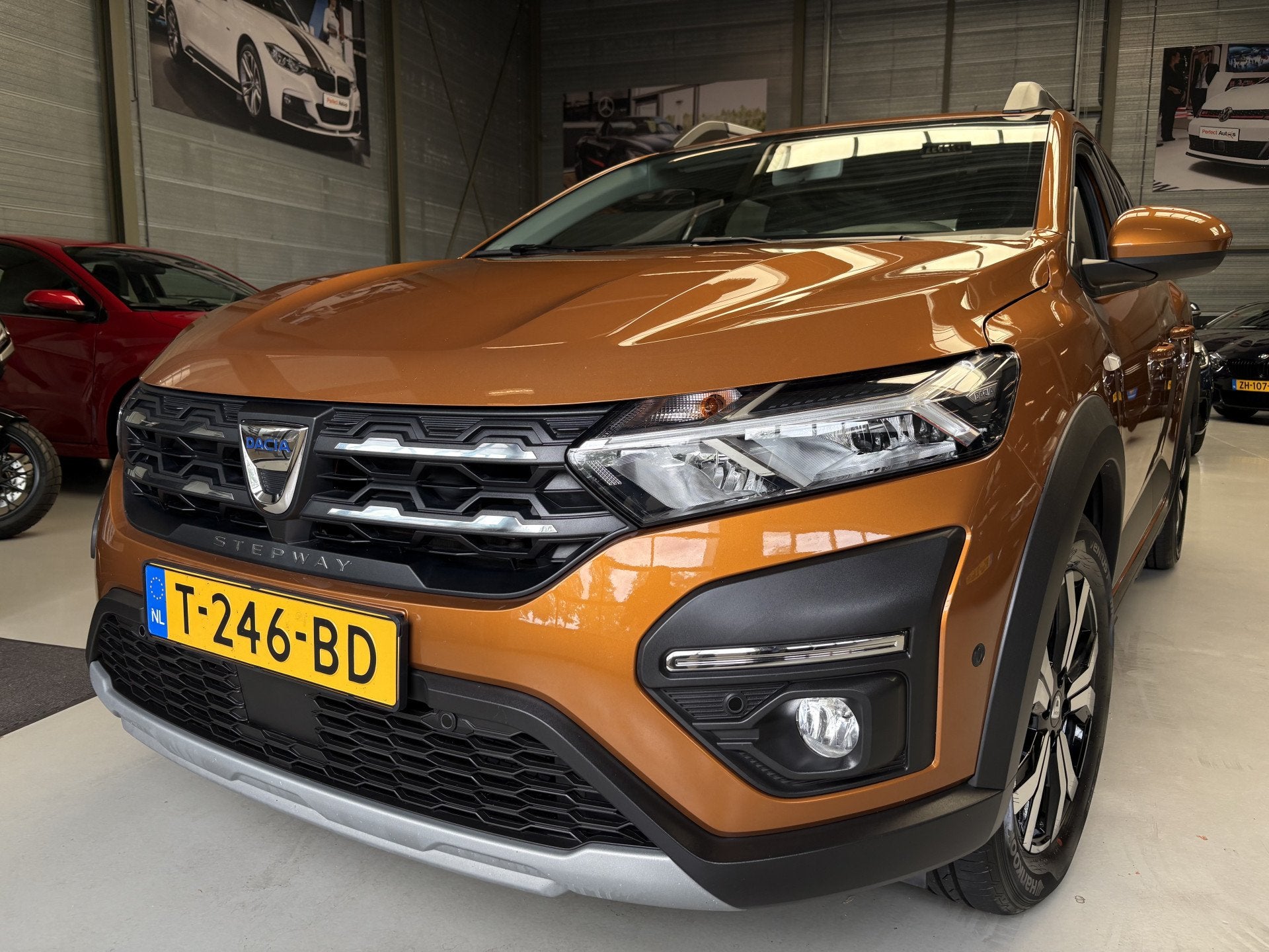Dacia Sandero 1.0 TCe 90 Comfort Camera, Cruise, Navi, Auto's, Dealer onderhouden, Stof, Overige kleuren, Bedrijf