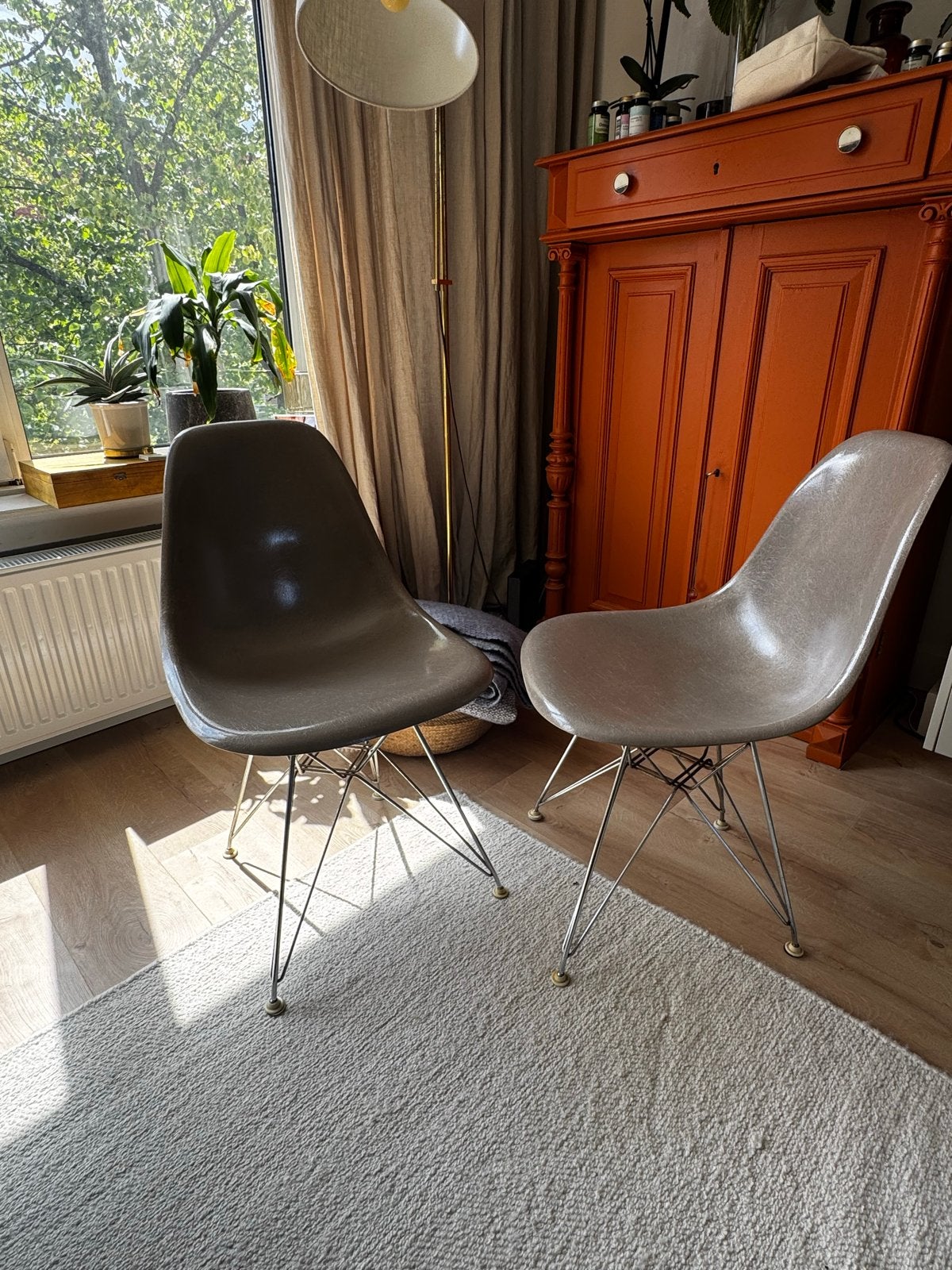 Set van 2 Herman Miller Eames DSW stoelen, Ophalen