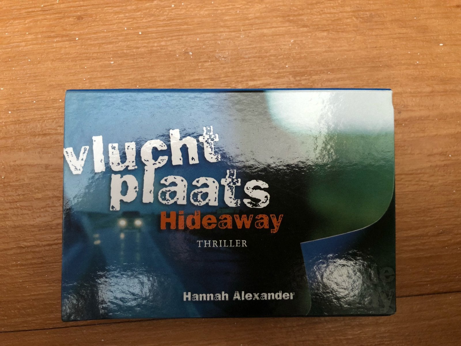 Thriller, christelijk Vluchtplaats Hideaway Hannah Alexander, Boeken, Ophalen of Verzenden, Zo goed als nieuw