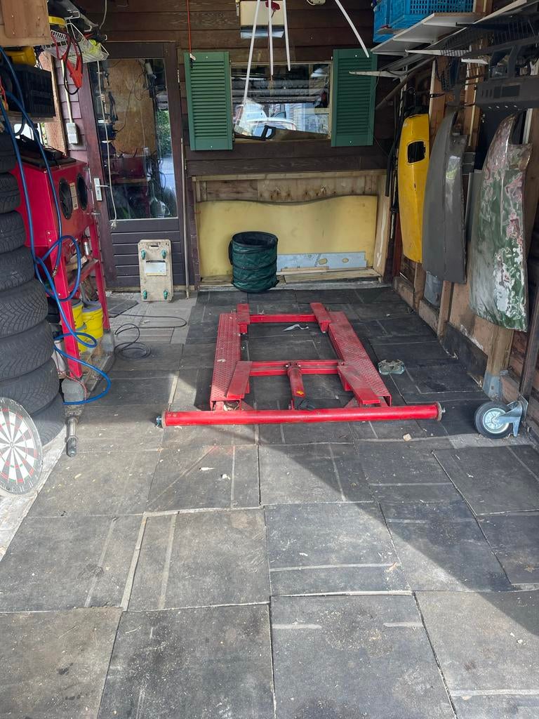 GERESERVEERD !Poetsbrug 1 meter hoogte met hydraulische pomp, Ophalen of Verzenden, Gebruikt
