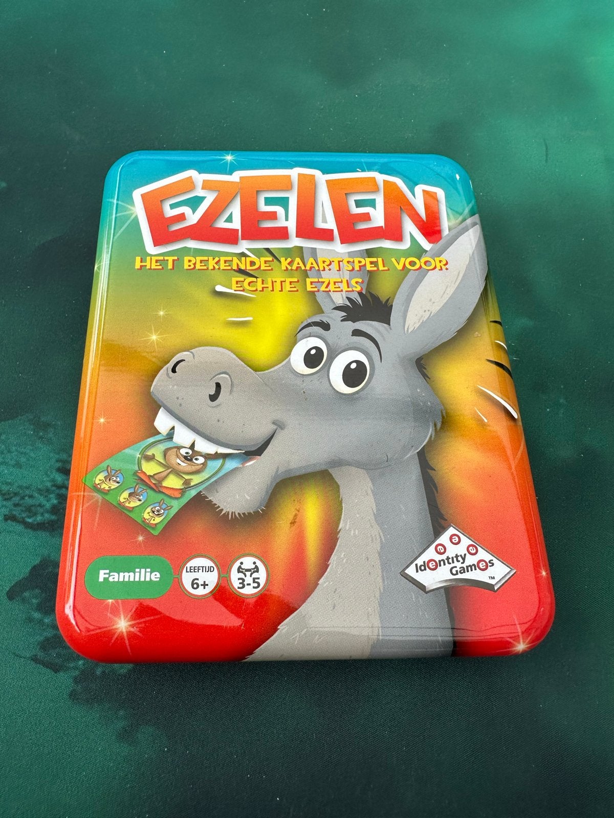 Ezelen in blik: Het Bekende Kaartspel voor Echte Ezels, Drie of vier spelers, Ophalen of Verzenden, Zo goed als nieuw