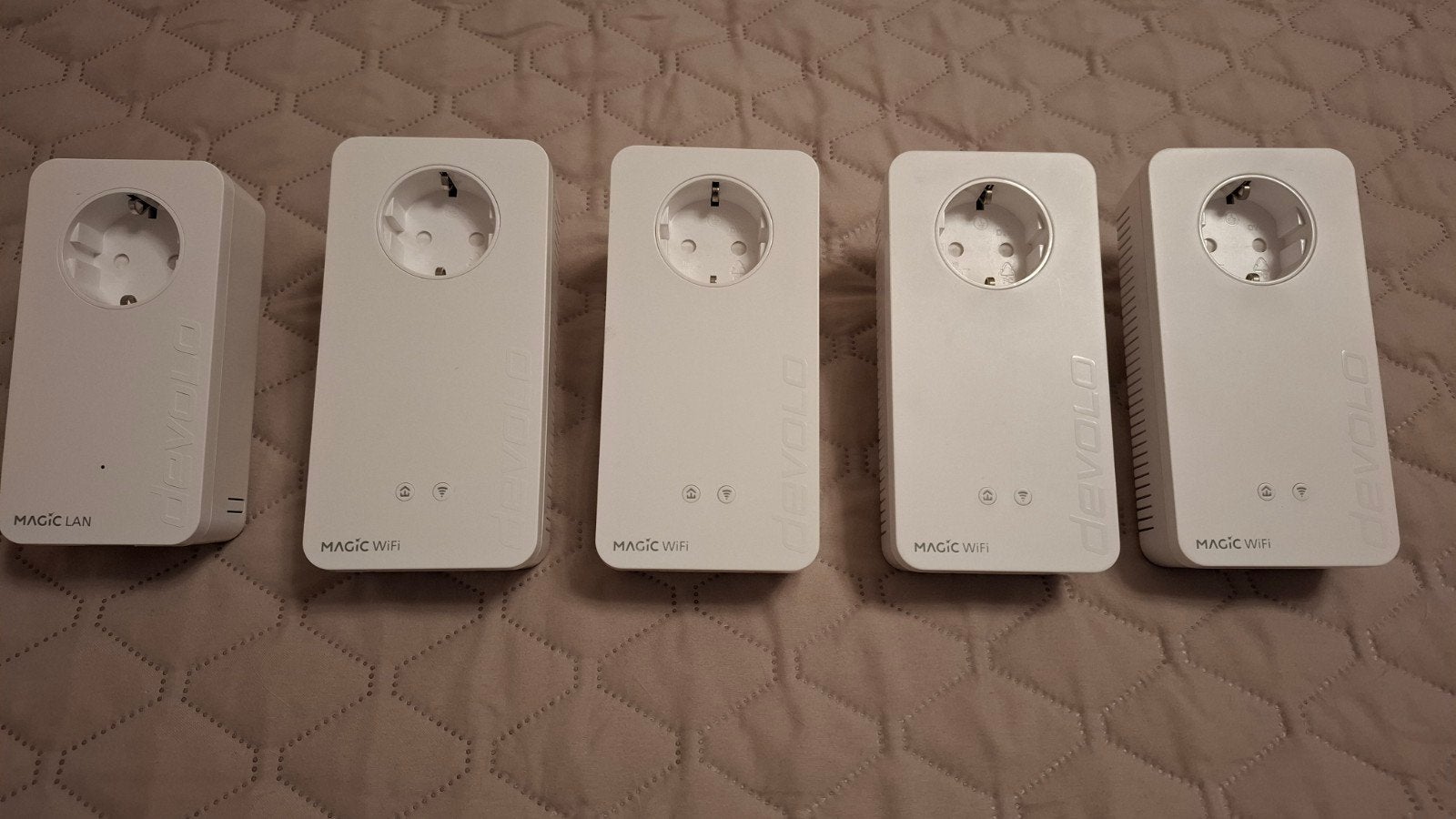 Devolo Magic 1 WiFi Powerline set - basis + 4 adapters, Ophalen of Verzenden, Gebruikt, TP-Link, Devolo