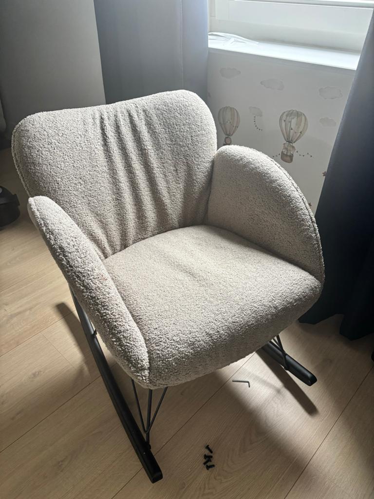 Comfortabele schommelstoel met teddy stof, Ophalen, 75 tot 100 cm, Zo goed als nieuw, Stof