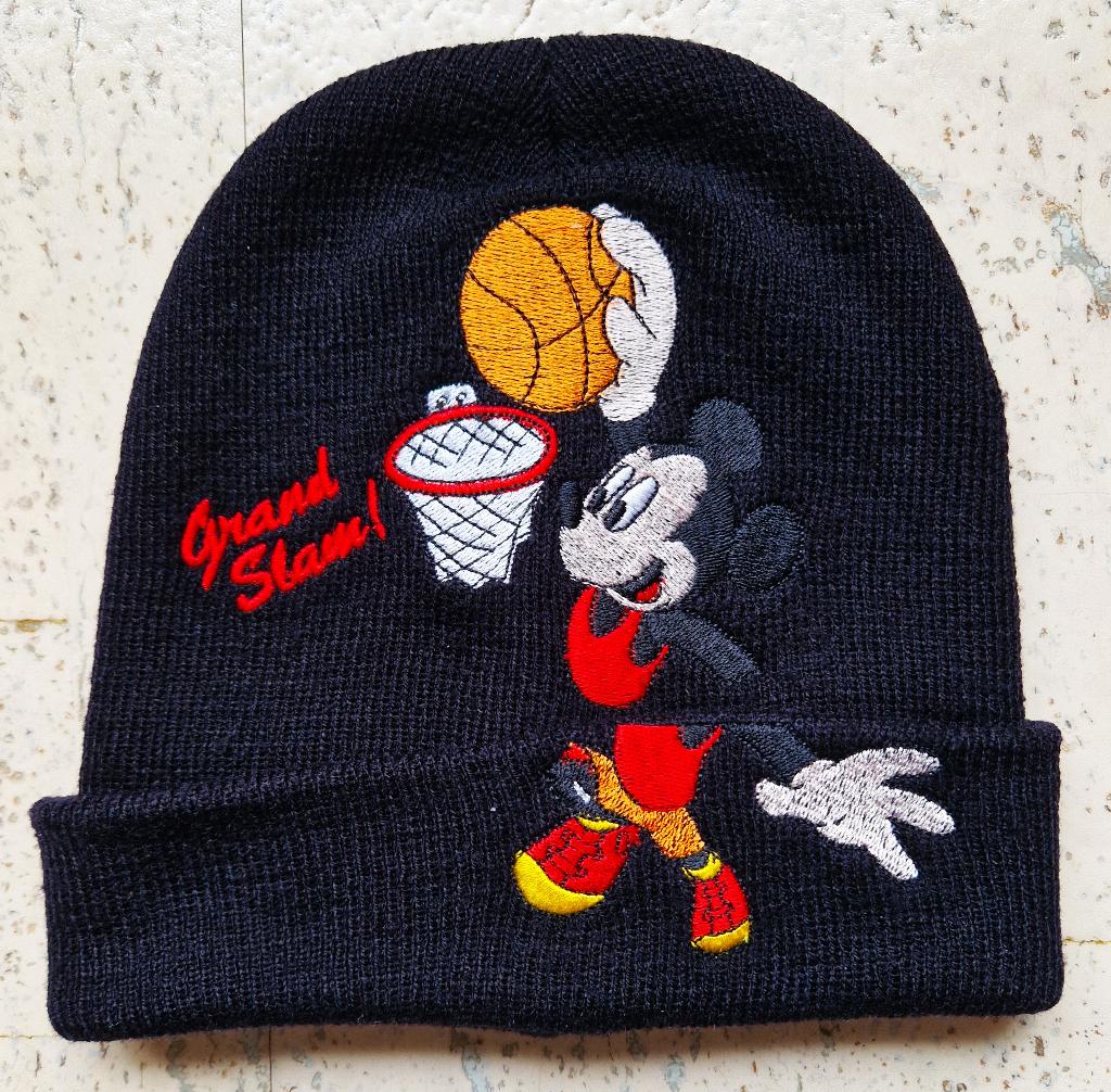 Muts met Mickey Mouse afbeelding z.g.a.n., Ophalen of Verzenden, Zo goed als nieuw, Jongen of Meisje, Muts