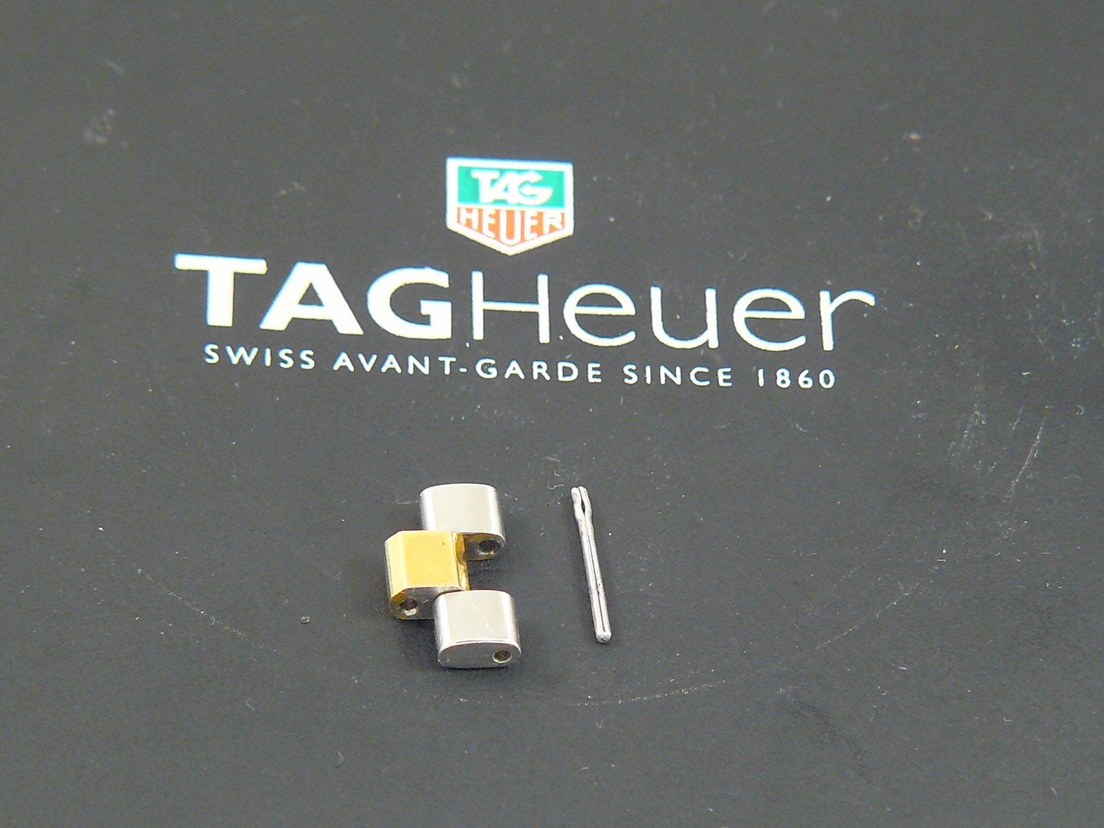 TAG Heuer 2000 ladies size link 14mm brushed/ middle gold pl, Kleding | Dames, TAG Heuer, Ophalen of Verzenden, Gedragen