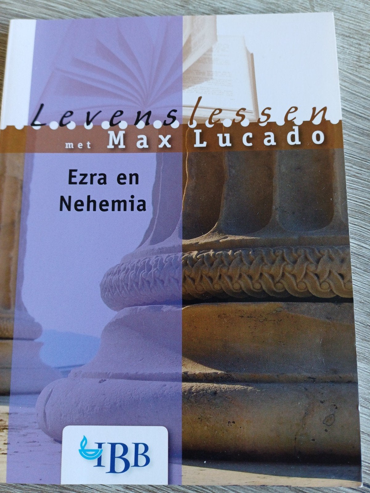 Levenslessen met Max Lucado: Ezra en Nehemia. 2 ex, Ophalen of Verzenden, Gelezen, Christendom | Protestants