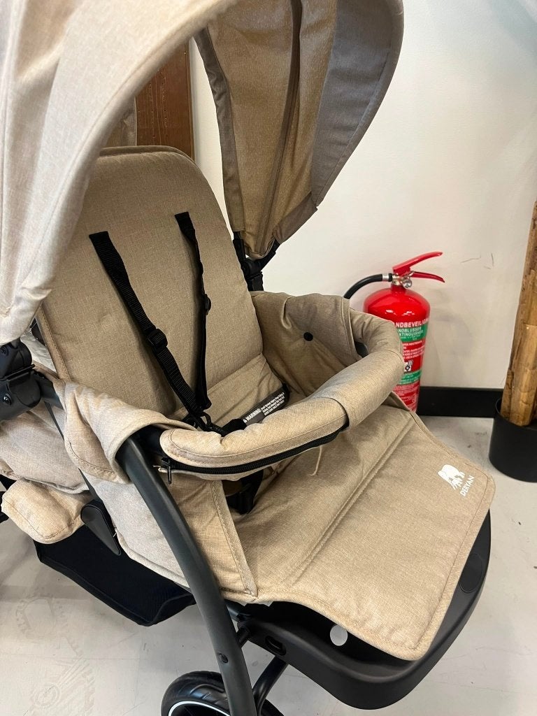 Deryan Elena Duo Buggy - Dubbele Buggy - Compact - Nougat, Ophalen of Verzenden, Zo goed als nieuw, Verstelbare rugleuning