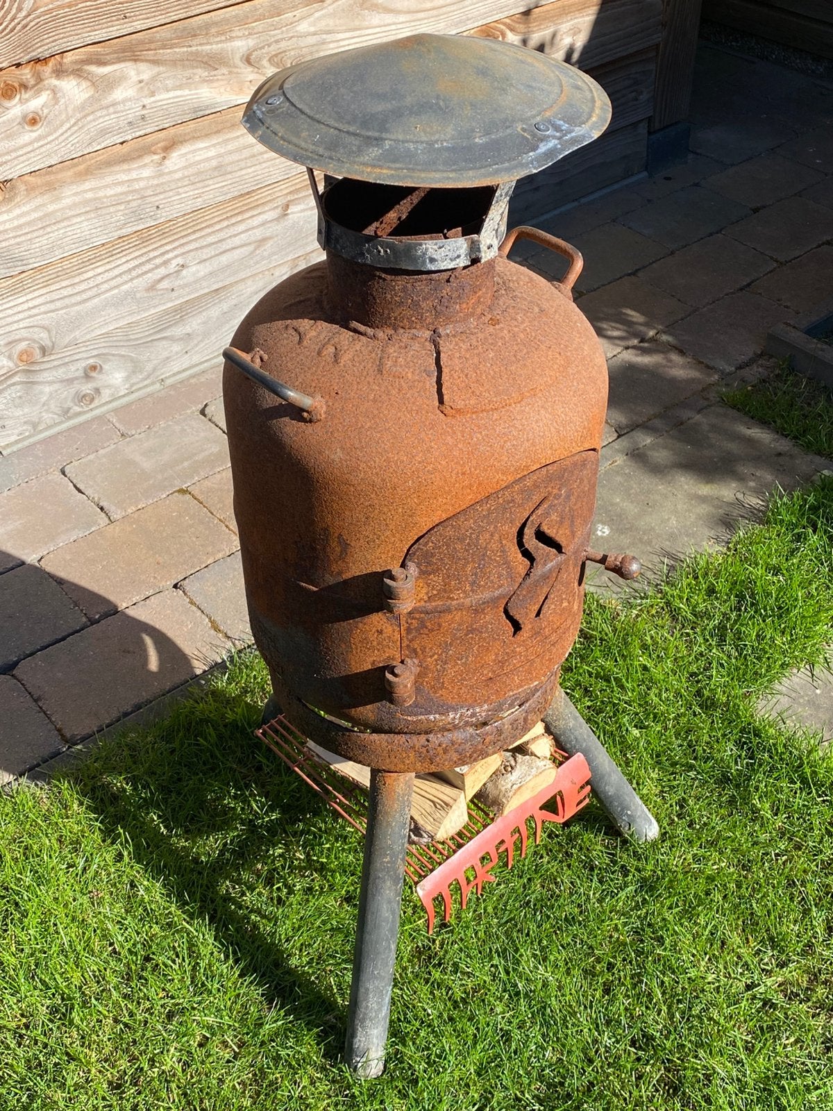 Buitenkachel/ houtkachel, Ophalen, Zo goed als nieuw