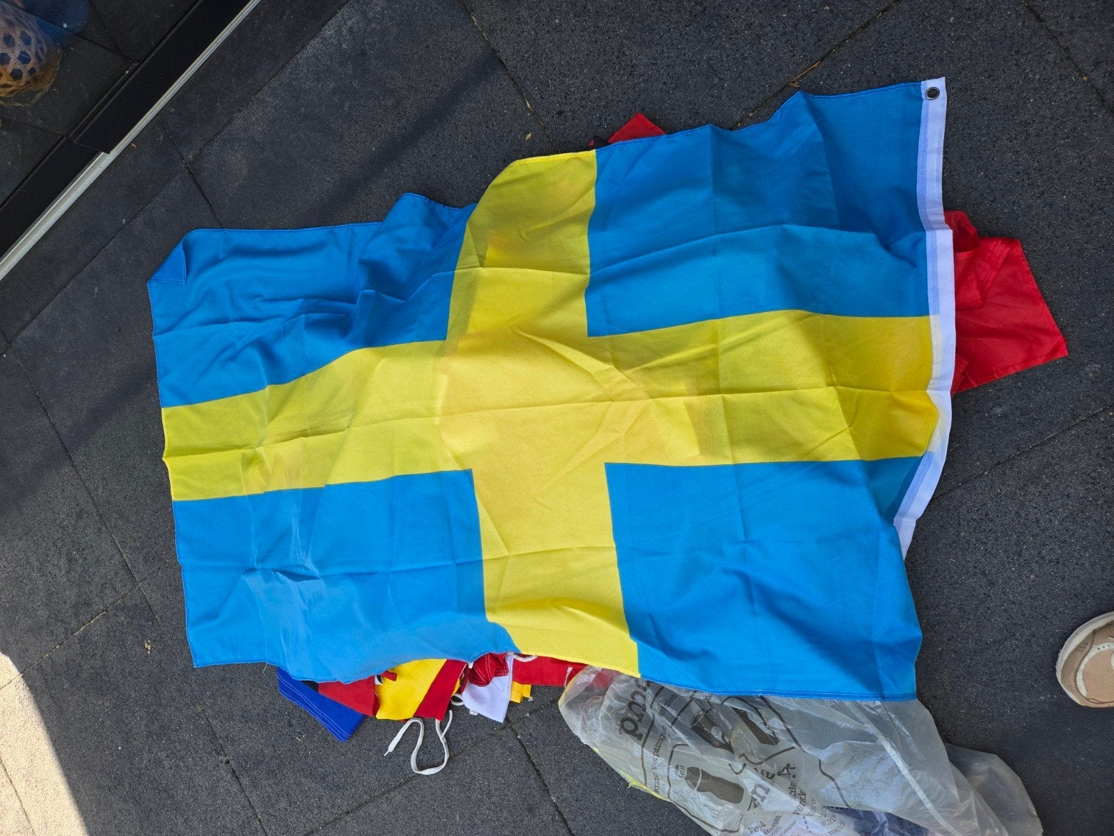 wereld vlaggen, Ophalen