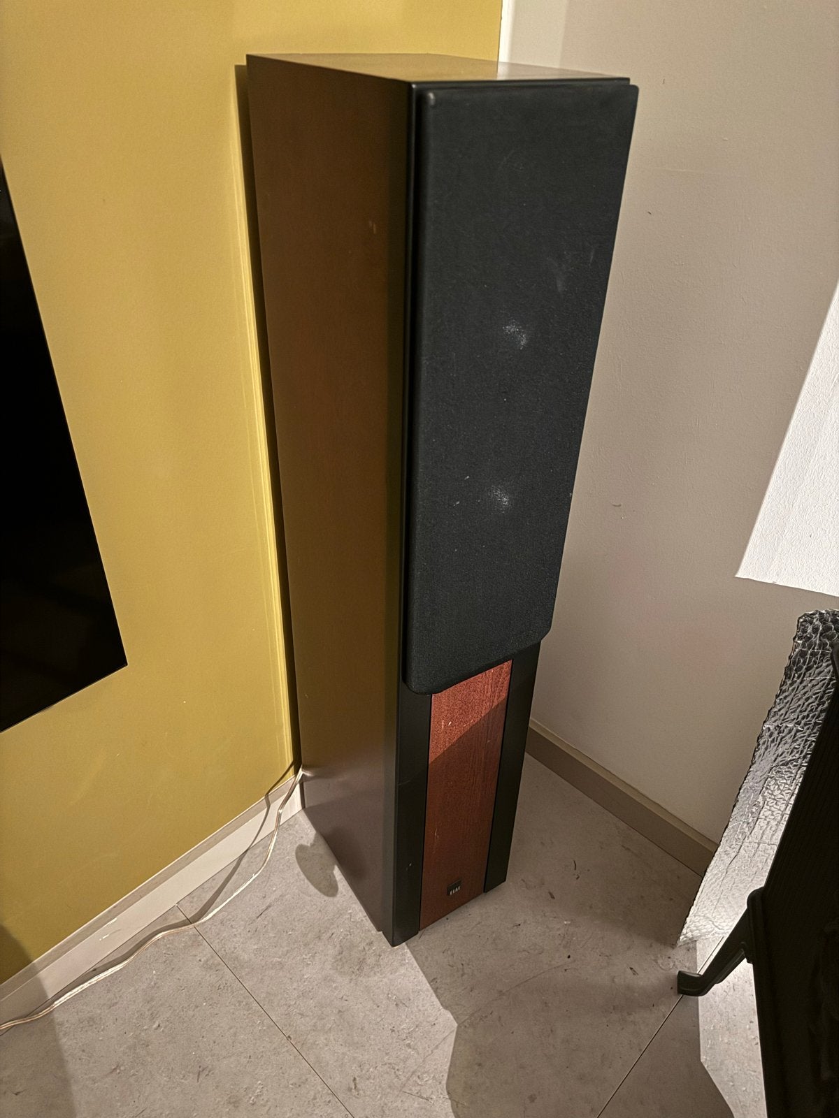 2x Elac CL 142 speakers (één mist woofer), Overige merken, Gebruikt, Ophalen of Verzenden, 120 watt of meer