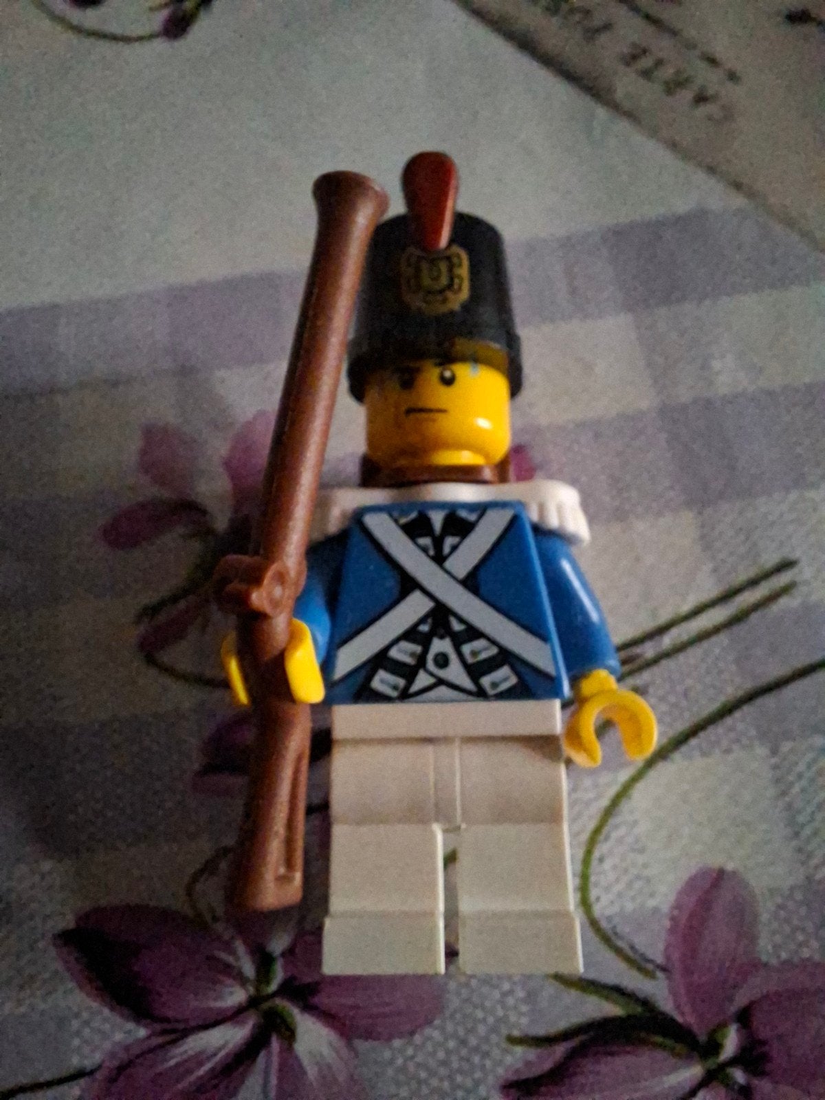 Lego minifiguur soldaat met geweer en rugzak, Ophalen of Verzenden, Gebruikt