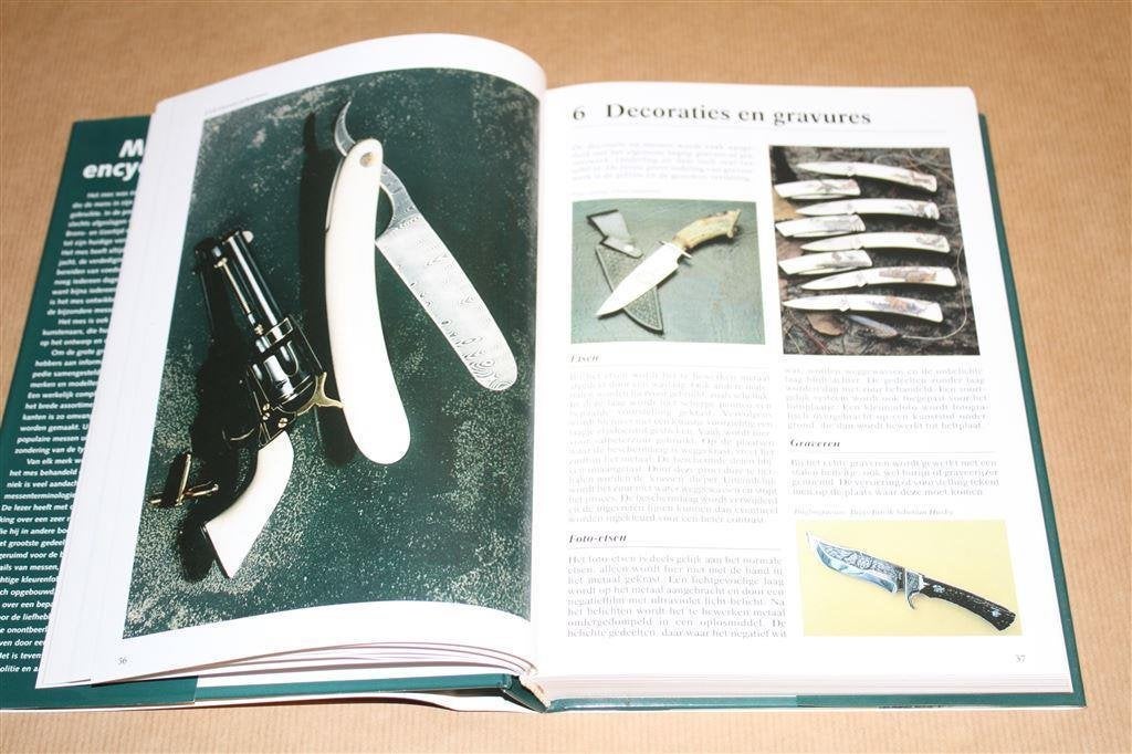 Boek. Messen encyclopedie. Hartink., Ophalen of Verzenden, Tweede Wereldoorlog, Gelezen, Overige onderwerpen