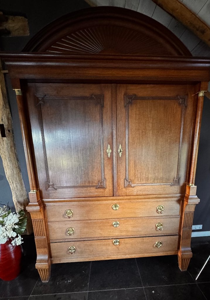 Prachtige Antieke Eiken Kast / Kabinet met Grote Boogkap, Antiek en Kunst, Ophalen of Verzenden