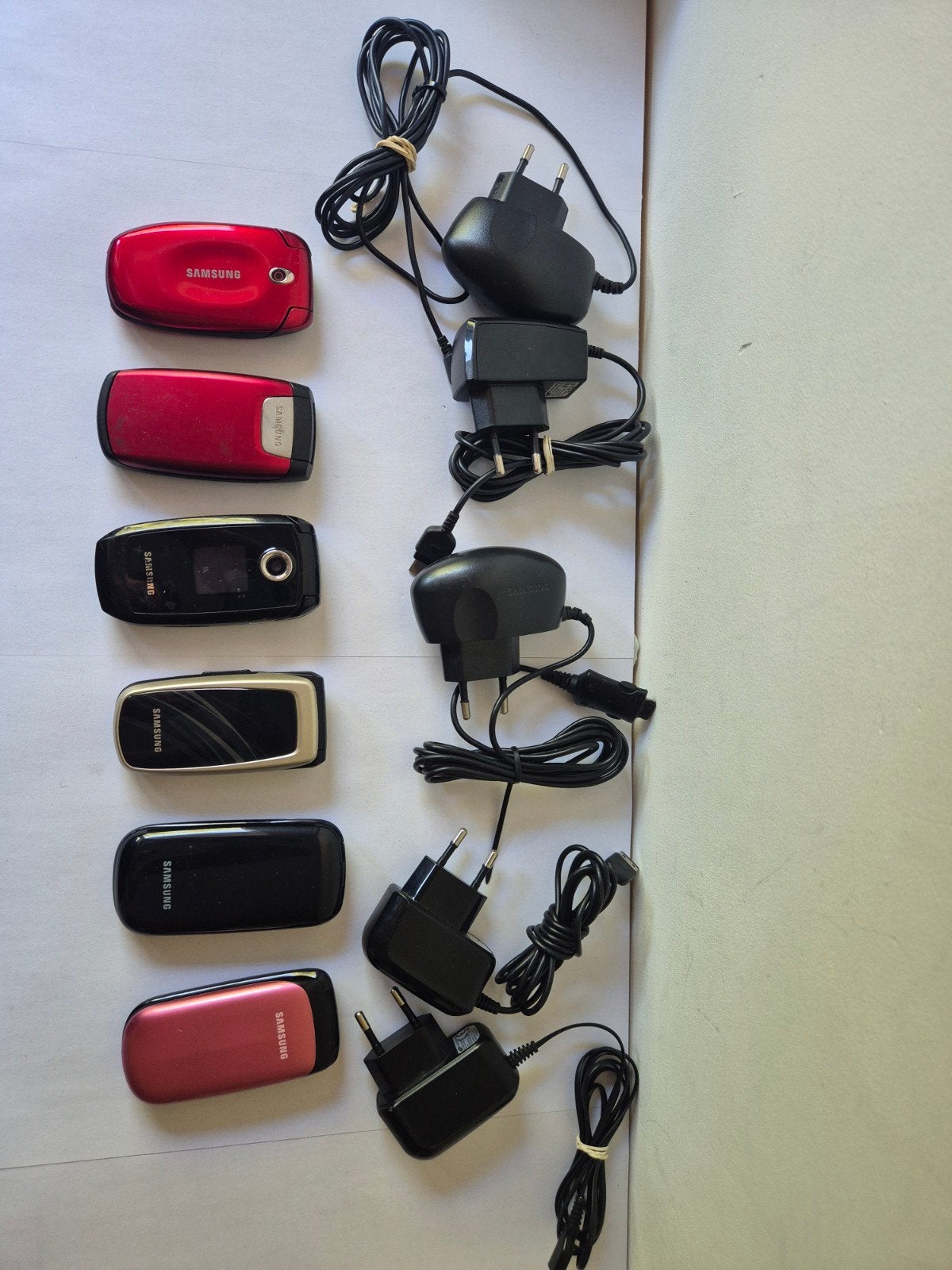 6 Vintage Samsung Klaptelefoons met laders  Werken allemaal!, Telecommunicatie, Mobiele telefoons | Samsung, Gebruikt, Overige modellen