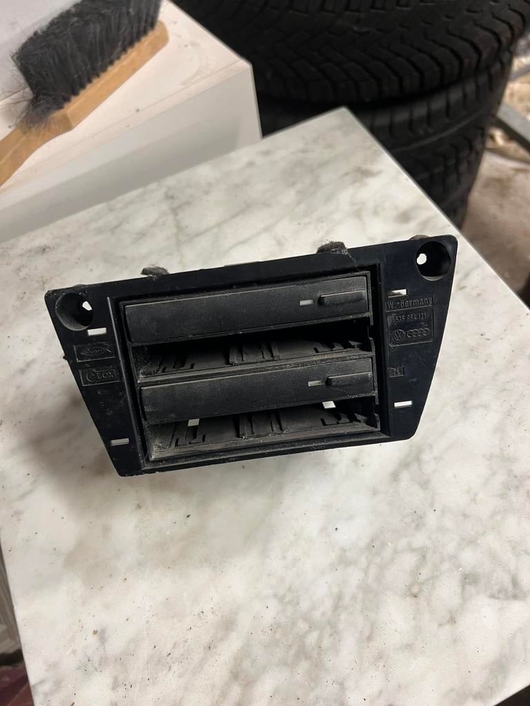 Volkswagen Corrado 16v G60 VR6 Fischer cassettehouder, Auto-onderdelen, Ophalen of Verzenden, Nieuw, Volkswagen
