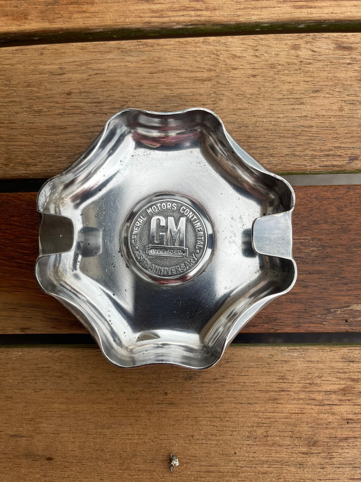 Uniek Automobilia Verzilverde ( WISKEMANN)GM Jubileumasbak, Antiek en Kunst, Ophalen of Verzenden, Goud