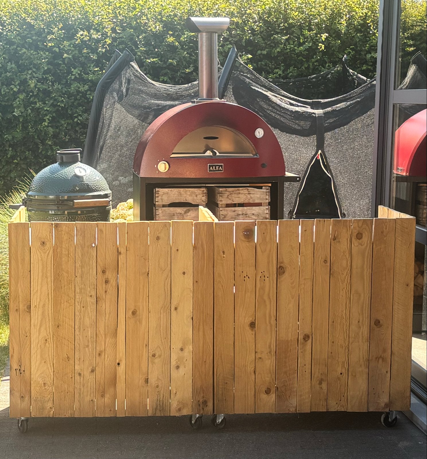 Buitenkeuken met keramisch werkblad en wielen, Ophalen, Gebruikt, Houtskool, Vrijstaand