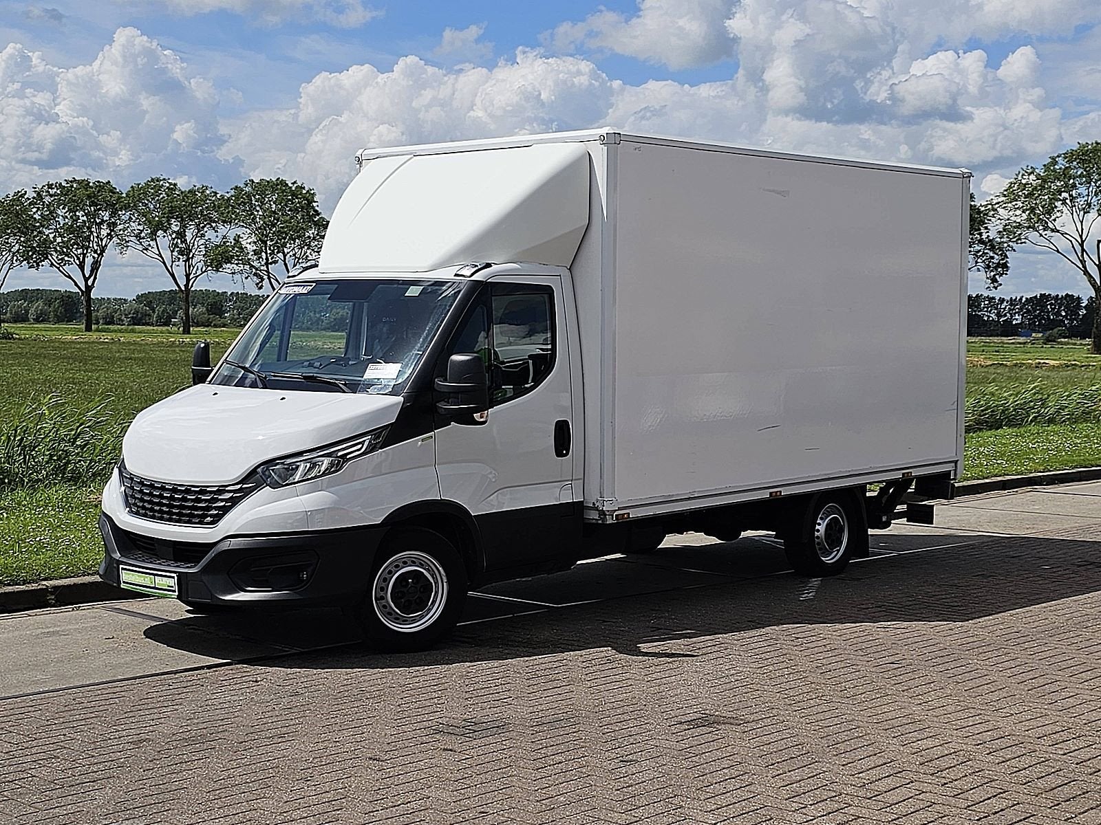 IVECO DAILY 35S18 bakwagen laadklep!, Automaat, Achterwielaandrijving, Gebruikt, Euro 6