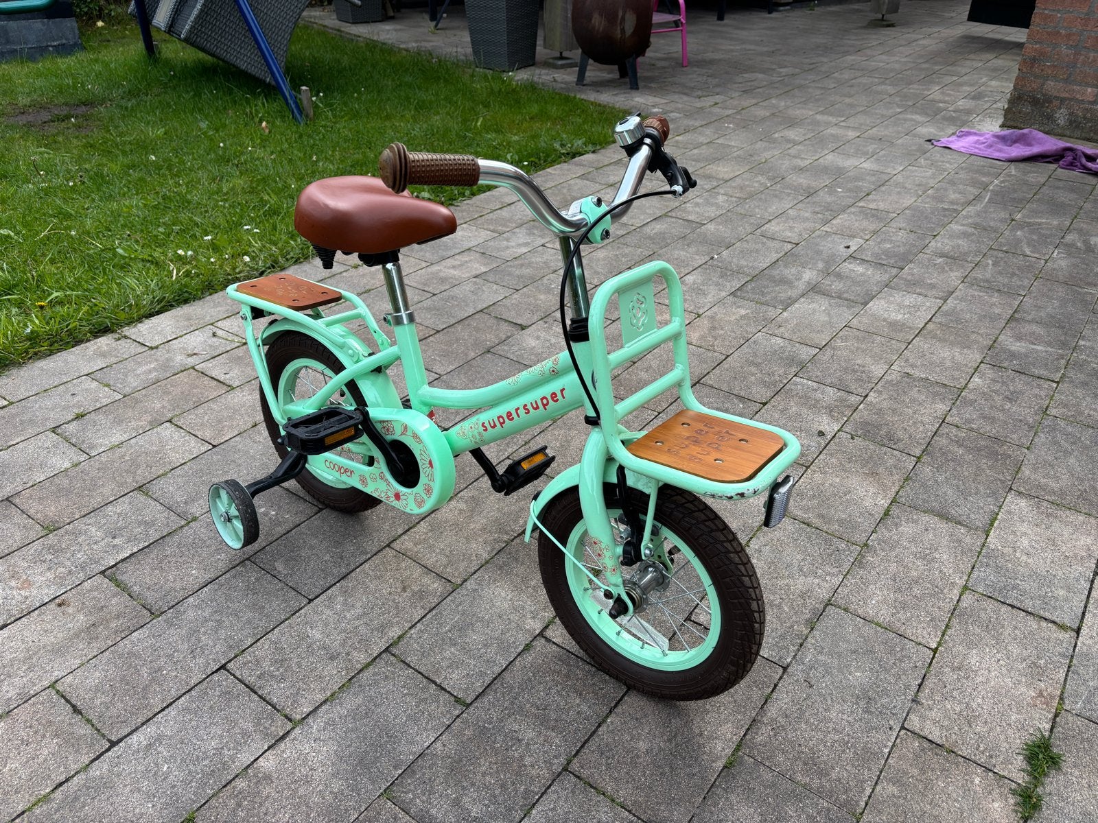 SuperSuper Cooper kinderfiets 12 inch met zijwieltjes, Ophalen, Zijwieltjes, Gebruikt, Velgrem
