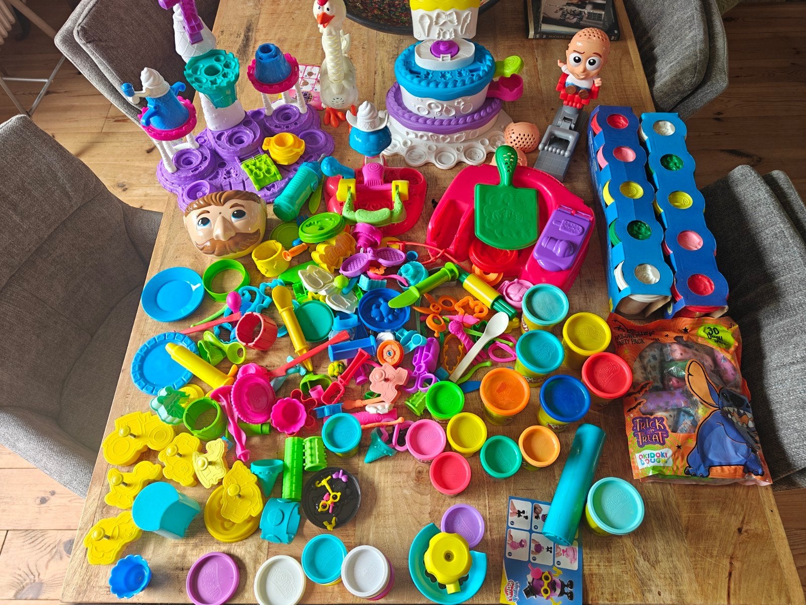 Grote Play-Doh set met veel accessoires en klei, Ophalen, Gebruikt