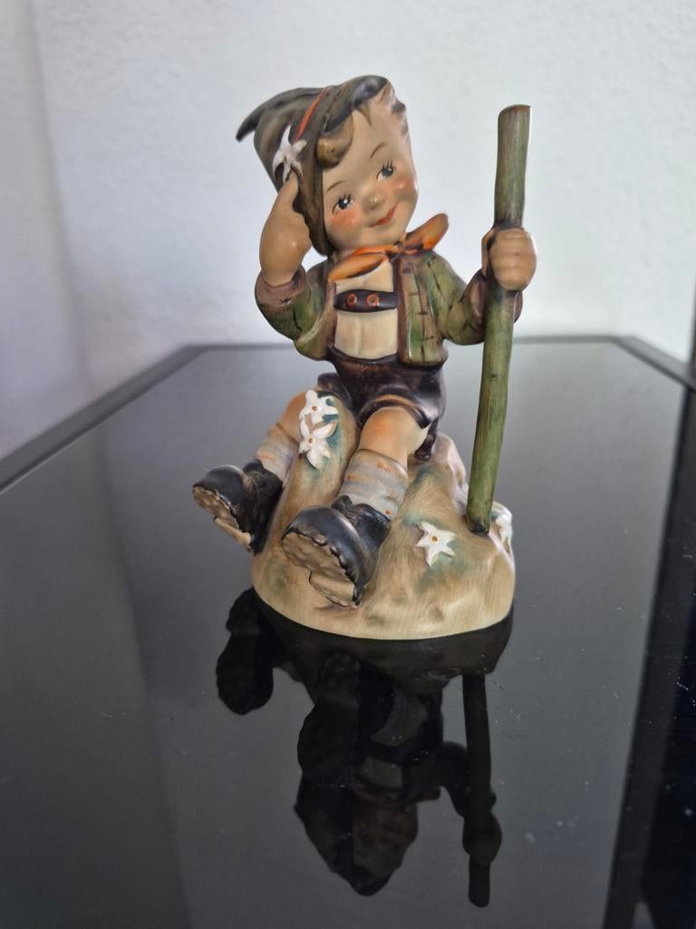 Vintage Hummel beeldje: Jongen met wandelstok, Ophalen of Verzenden