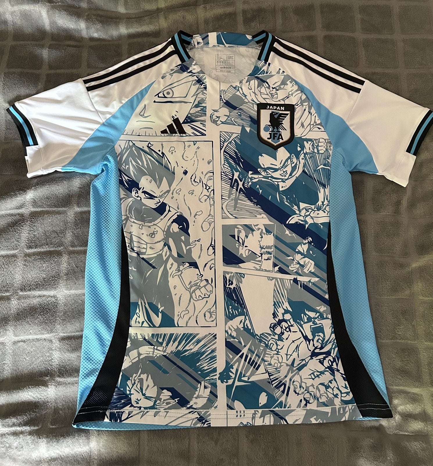 Adidas Japan Goku Dragonball Voetbalshirt L, Ophalen of Verzenden, Zo goed als nieuw, Maat 52/54 (L), Blauw