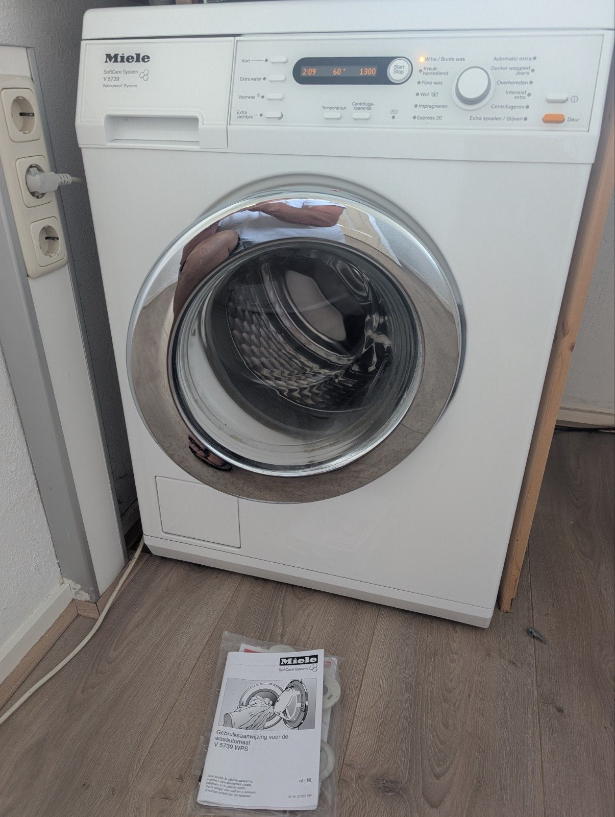 Miele Wasmachine V 5739 WPS  - Zo goed als nieuw, Zo goed als nieuw, Voorlader, 85 tot 90 cm, 1200 tot 1600 toeren