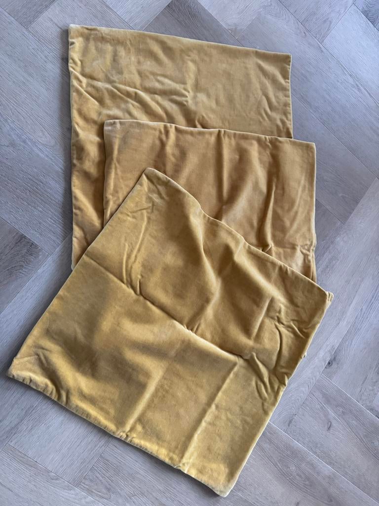 3x IKEA Sanela velvet kussenhoezen 50x50 cm okergeel/mosterd, Huis en Inrichting, Woonaccessoires | Kussens, Ophalen of Verzenden