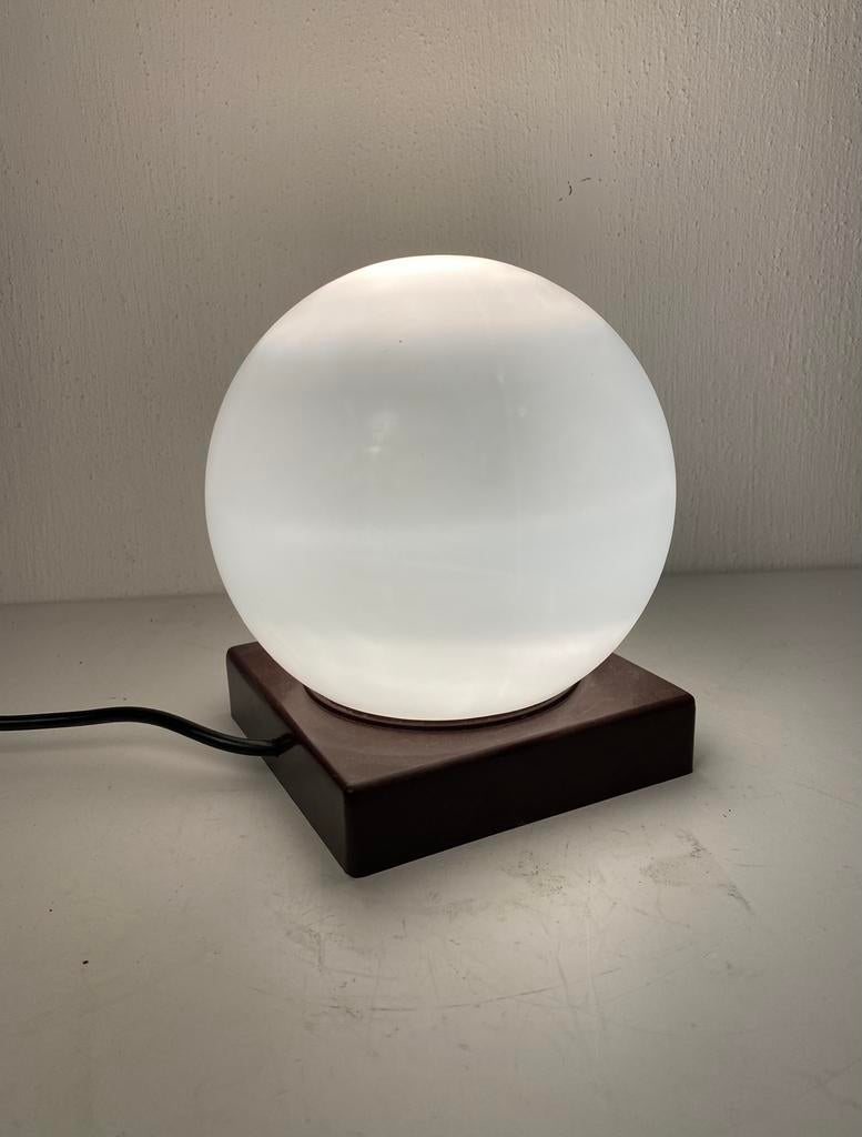 Jaren 70 tafellamp / plafondlamp met glazen bolletje