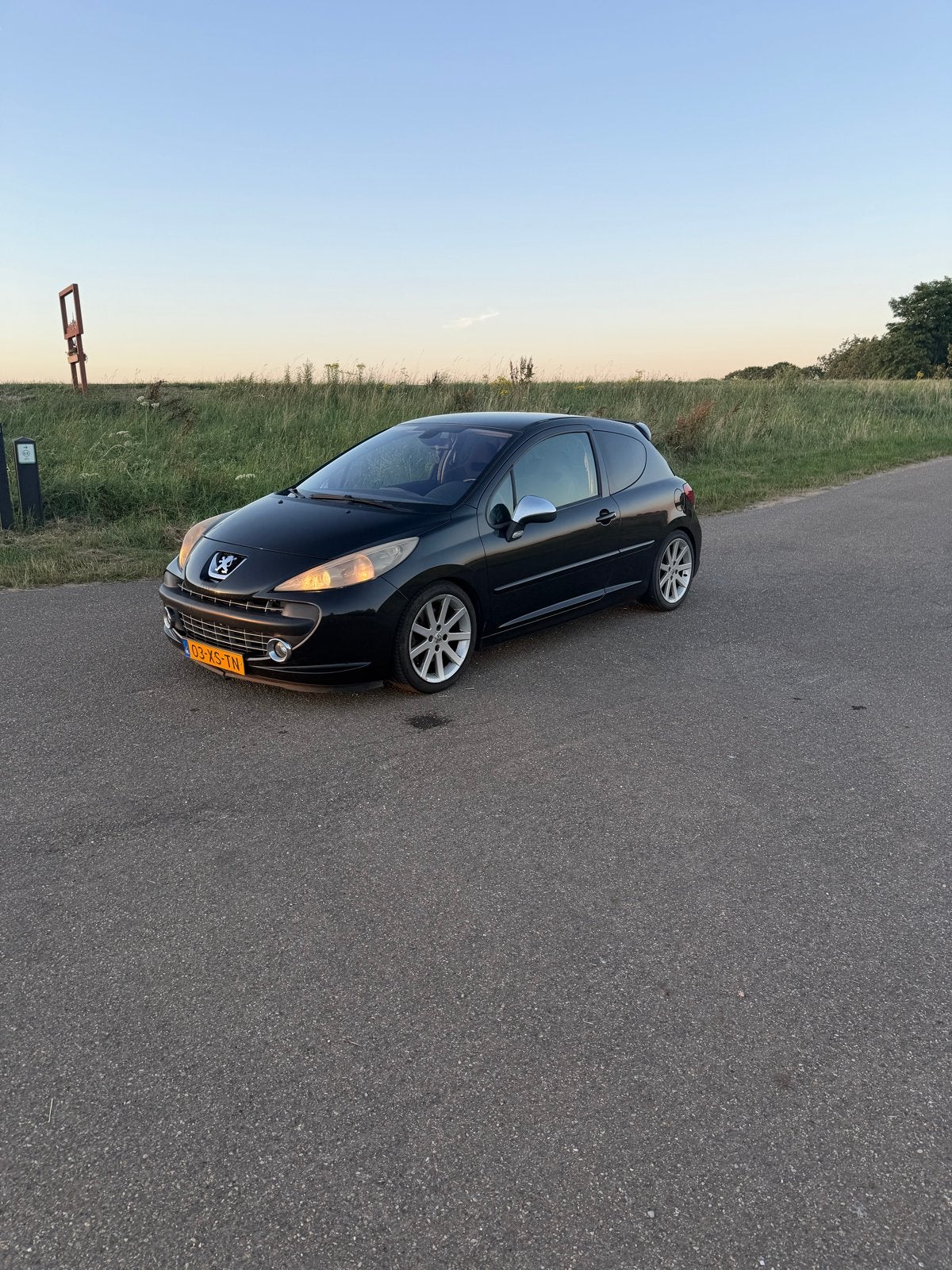 Peugeot 207 1.6 THP 16V 175PK RC 3DRS 2007 Zwart, Auto's, Voorwielaandrijving, 1080 kg, 1225 kg, 4 cilinders