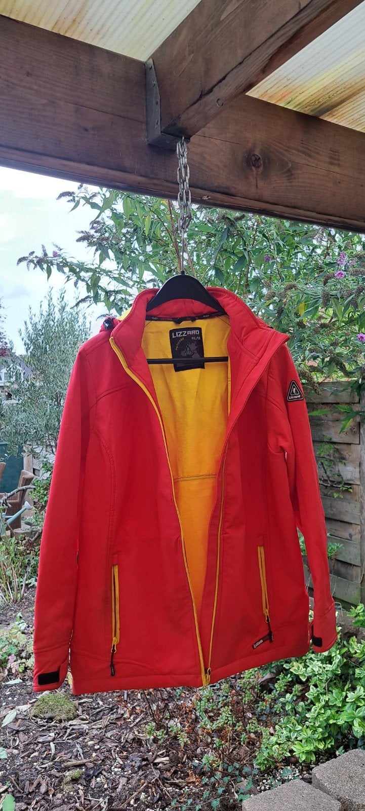 Lizzard Softshell Jas Rood met Gele Voering 4xl, Maat 46/48 (XL) of groter, Ophalen of Verzenden, Lizzard, Gedragen