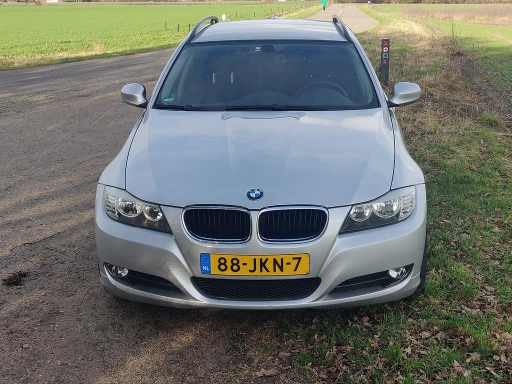 BMW 3-Serie 2.0 I 320 Touring 125KW 2009 Grijs, Achterwielaandrijving, 1995 cc, 4 cilinders, Origineel Nederlands