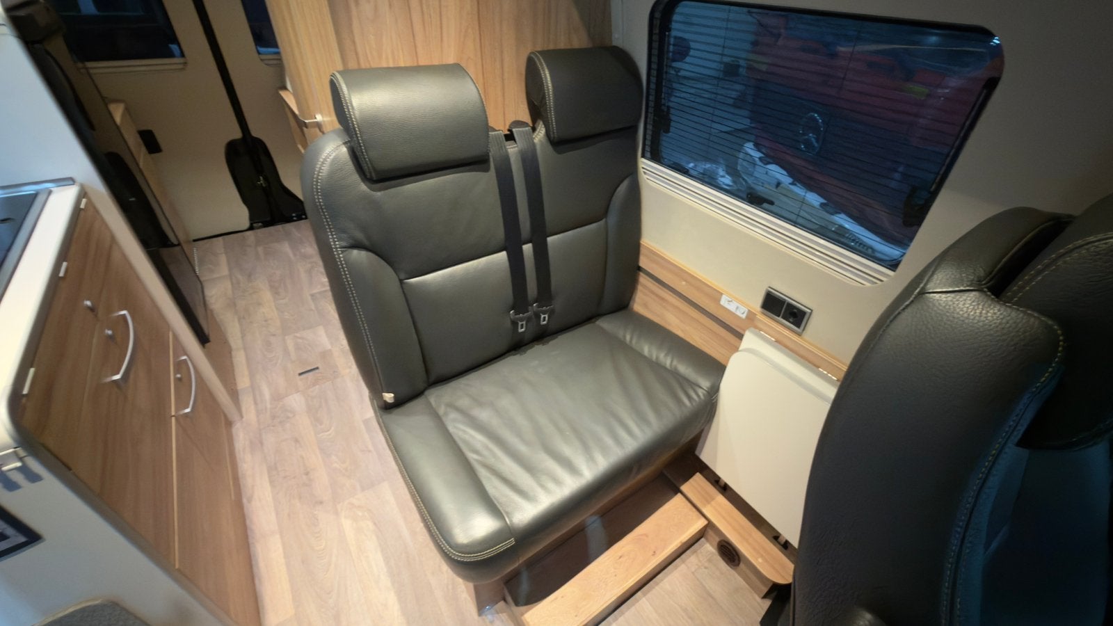 Hymer Grand Canyon Crossover interieur  Mercedes Sprinter, Caravans en Kamperen, Particulier, Buscamper of Camperbus, Hymer