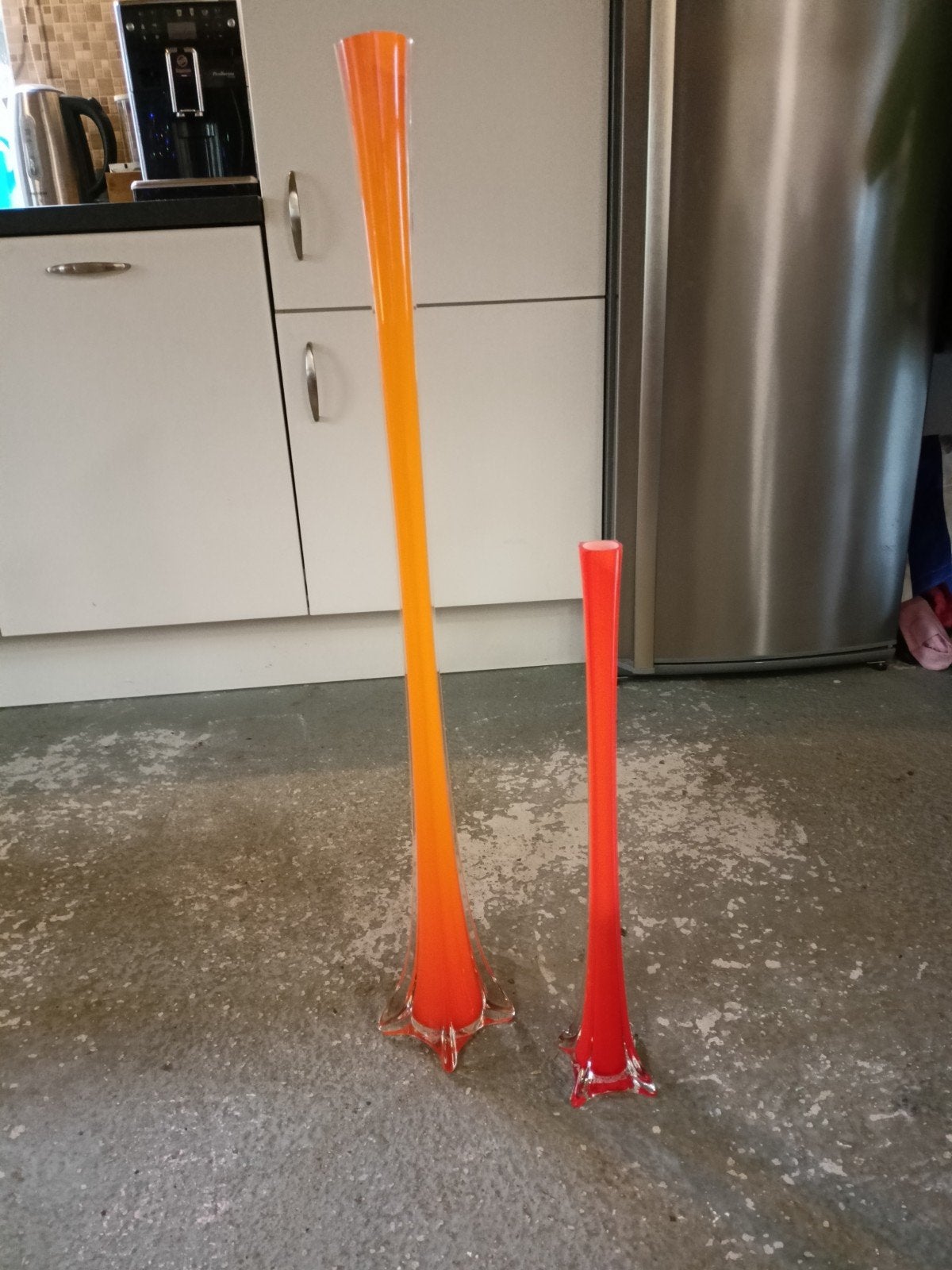 twee oranje vazen, Huis en Inrichting, Woonaccessoires | Vazen, Ophalen, Oranje