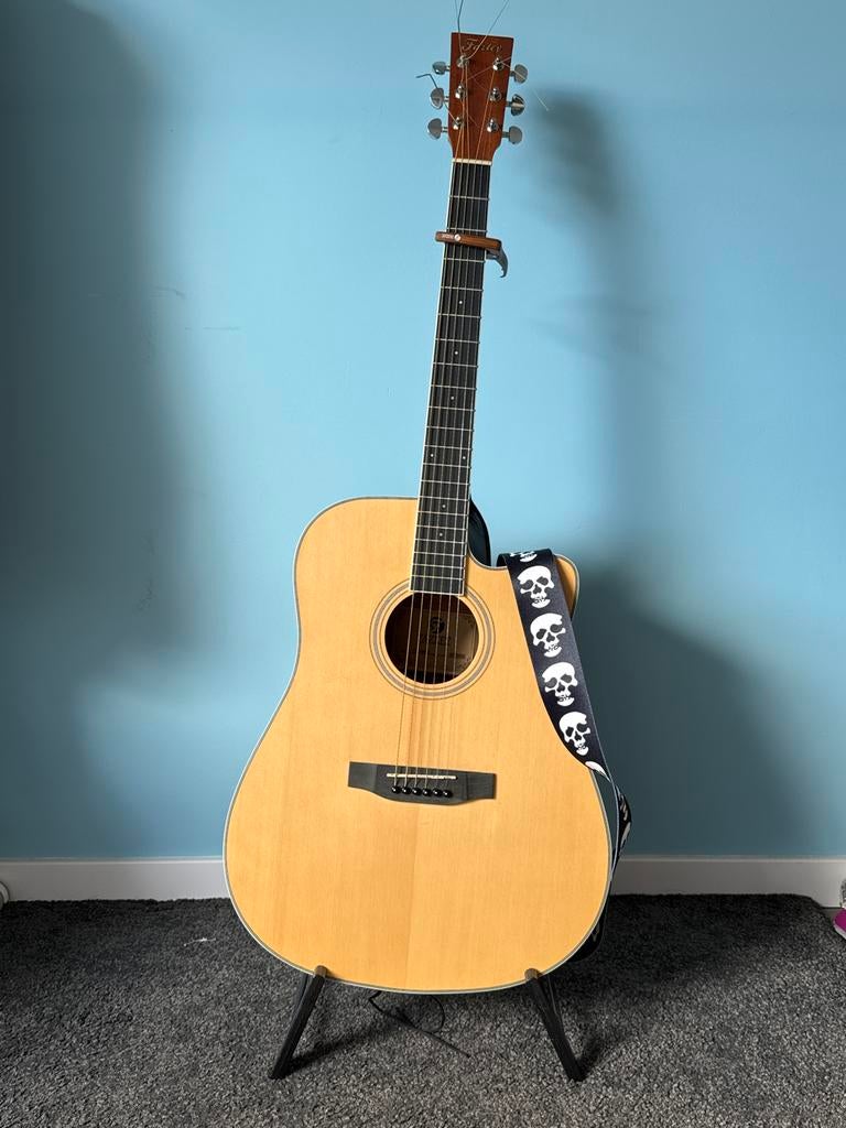 Fazley gitaar met standaard, capo en nieuwe snaren, Ophalen, Zo goed als nieuw, Western- of Steelstringgitaar